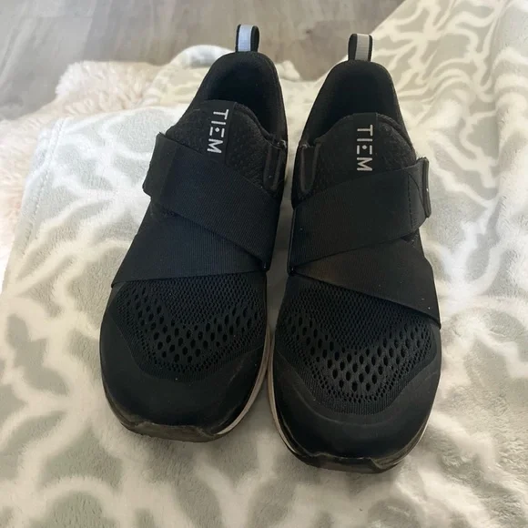 TIEM Slip-On Athletic Shoes with Mesh Fabric for 2 bolt clips cycling - Picture 1 of 6